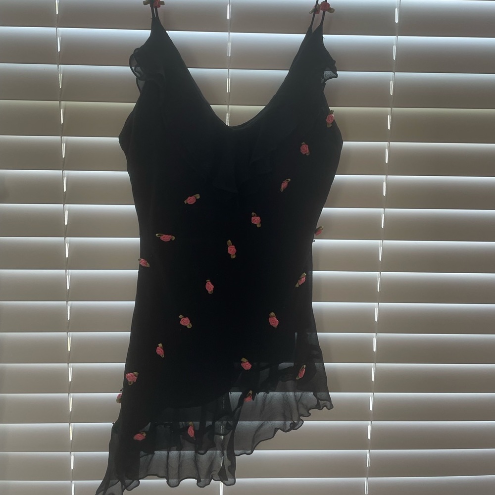 Cutest rose covered tanktop
